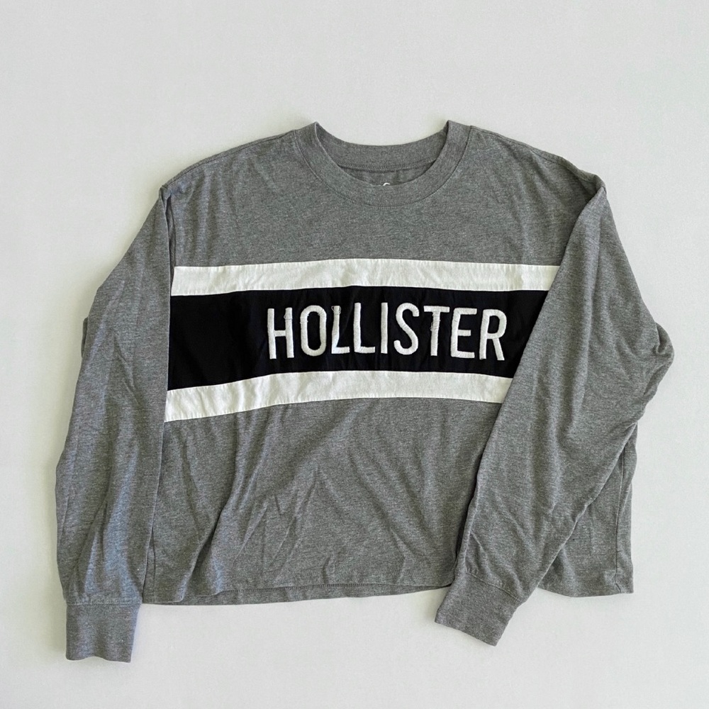 gray striped hollister boyfriend tee